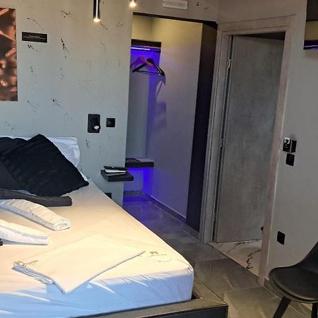 Pietra Mare Suites Patras Buitenkant foto