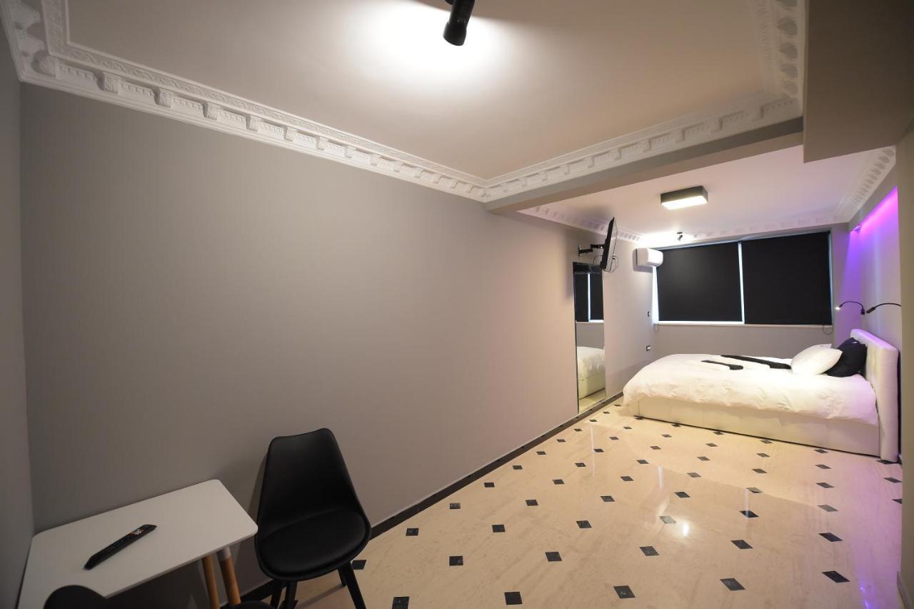 Pietra Mare Suites Patras Buitenkant foto