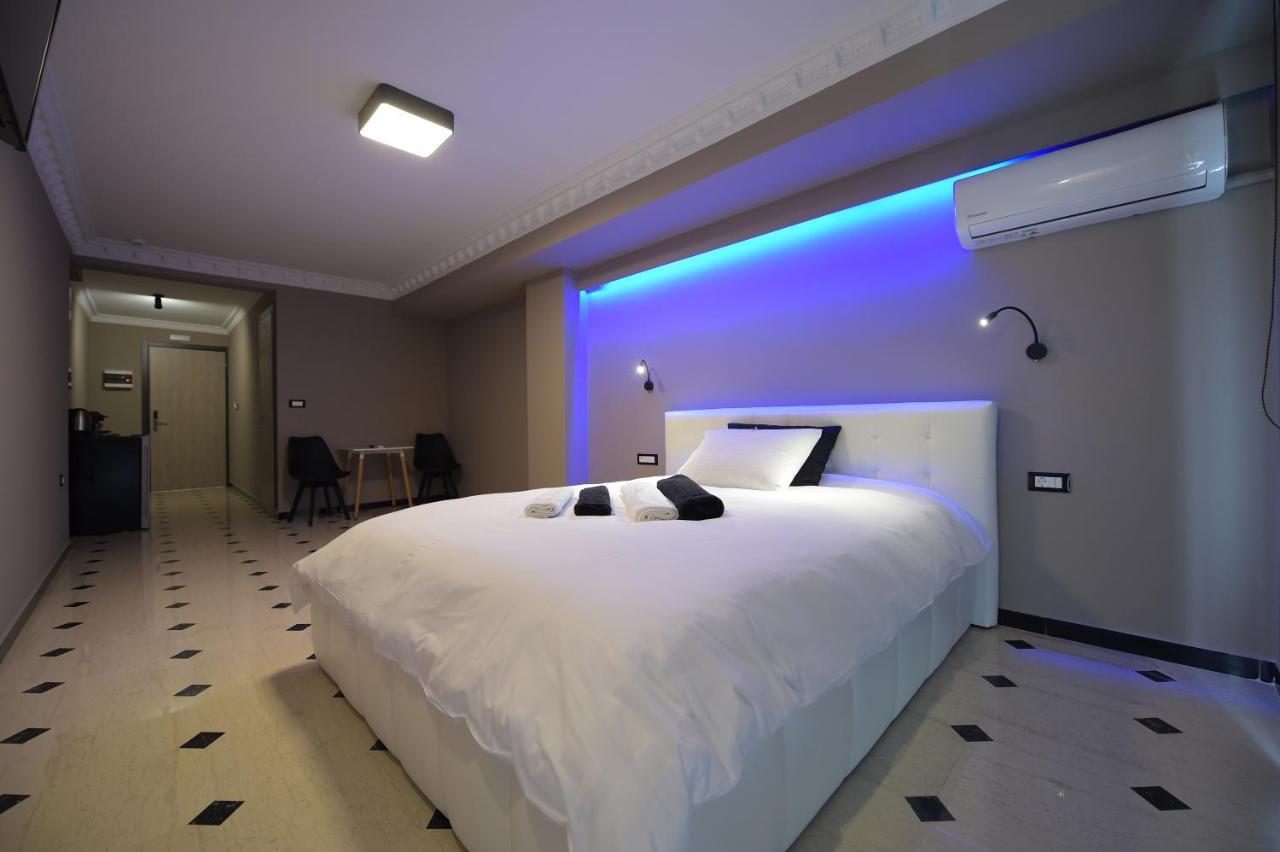 Pietra Mare Suites Patras Buitenkant foto
