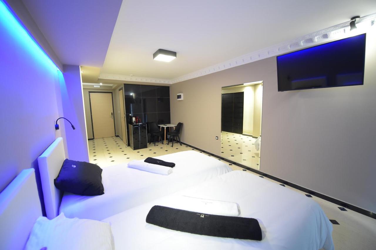 Pietra Mare Suites Patras Buitenkant foto