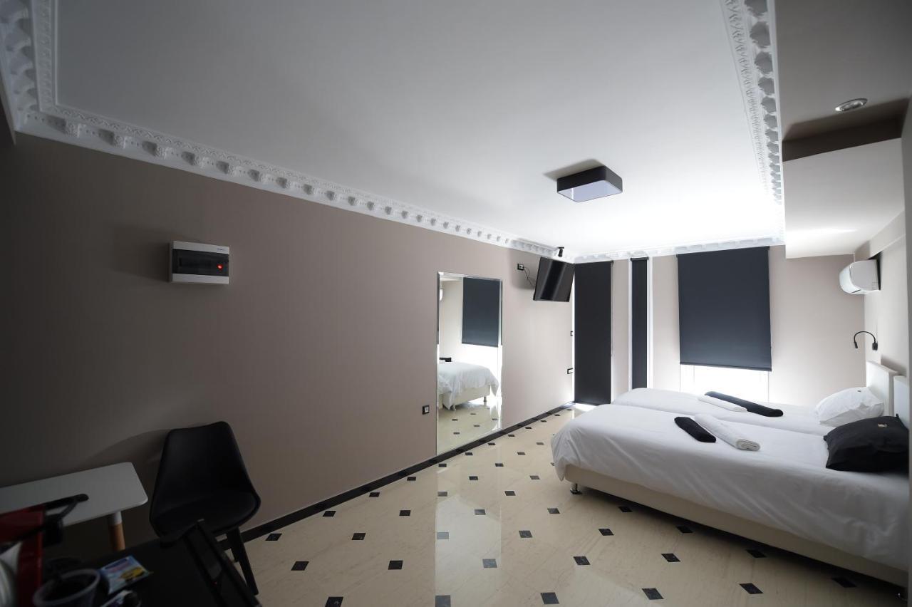 Pietra Mare Suites Patras Buitenkant foto