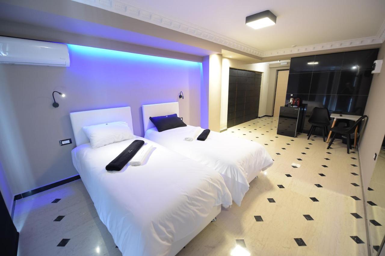 Pietra Mare Suites Patras Buitenkant foto