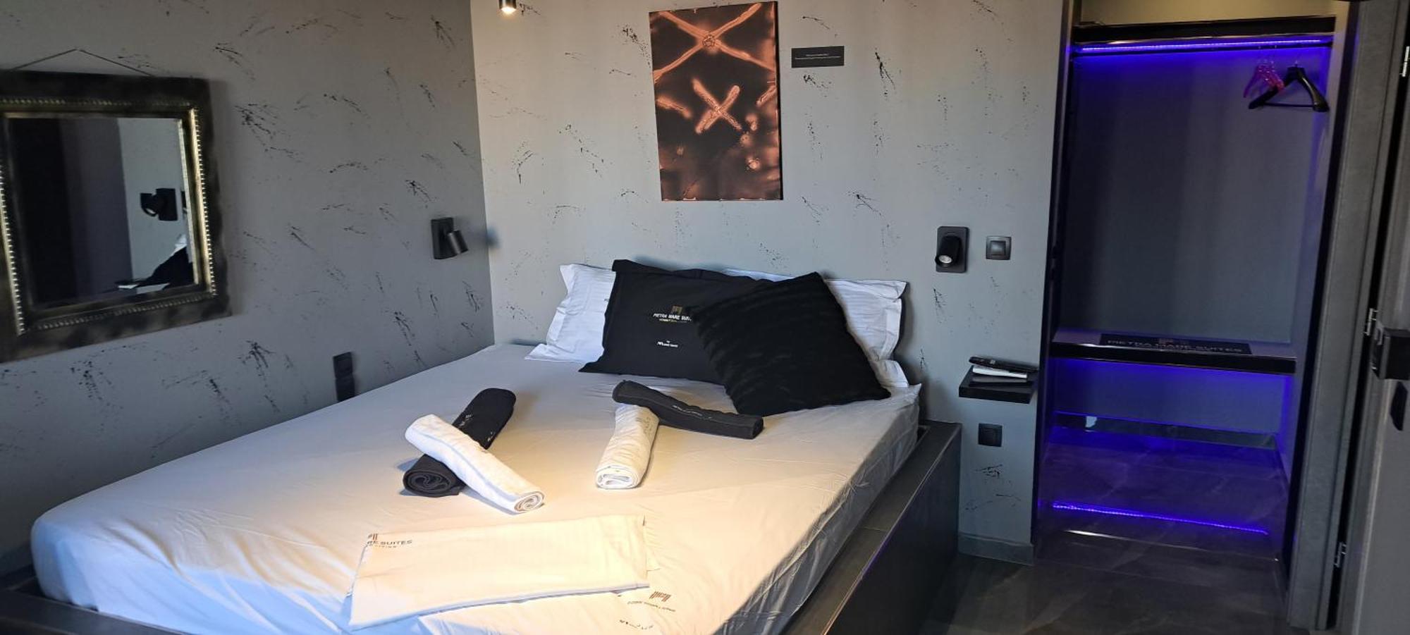 Pietra Mare Suites Patras Buitenkant foto