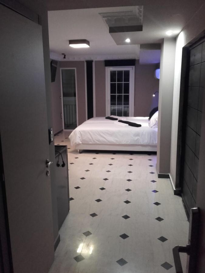 Pietra Mare Suites Patras Buitenkant foto