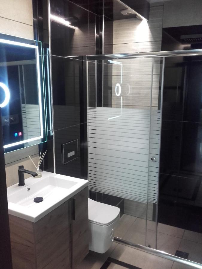 Pietra Mare Suites Patras Buitenkant foto